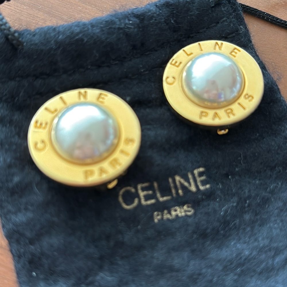 Authentic Celine Vintage Pearl Earrings 💕